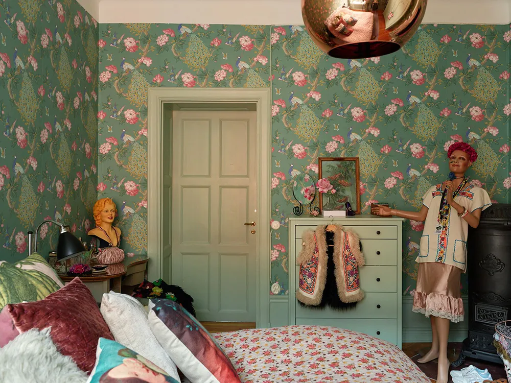 Незвичайні фарби та квіткові мотиви: радісний інтер’єр у Стокгольмі - Gallery image 29