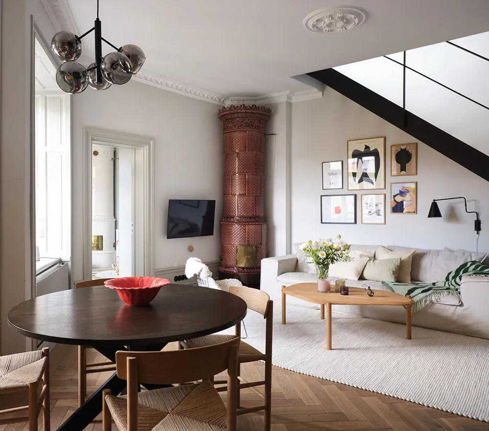 Необычная планировка і мансарда з терасою: приємна скандинавська квартира з інтригою - Gallery image 2