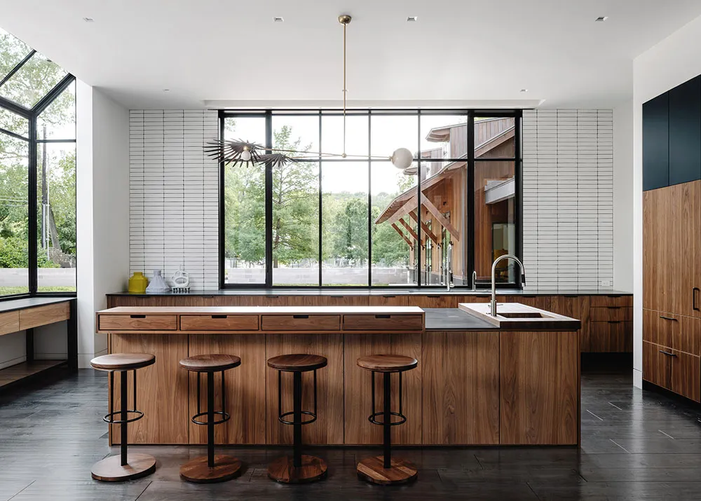 Espace imposant de maison familiale au style grange à Austin - Gallery image 4