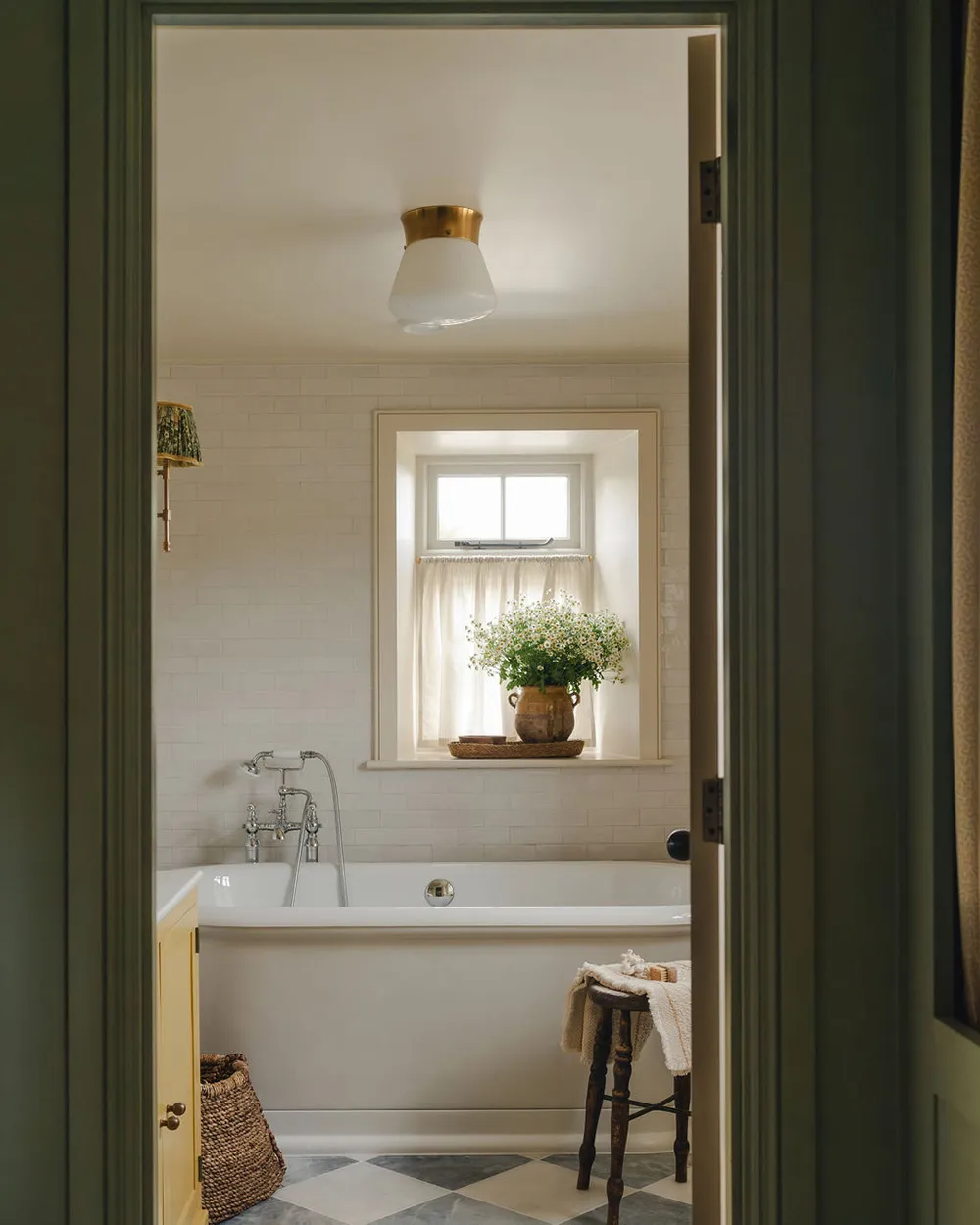 Старинный английский коттедж с красивыми и уютными интерьерами - Gallery image 29