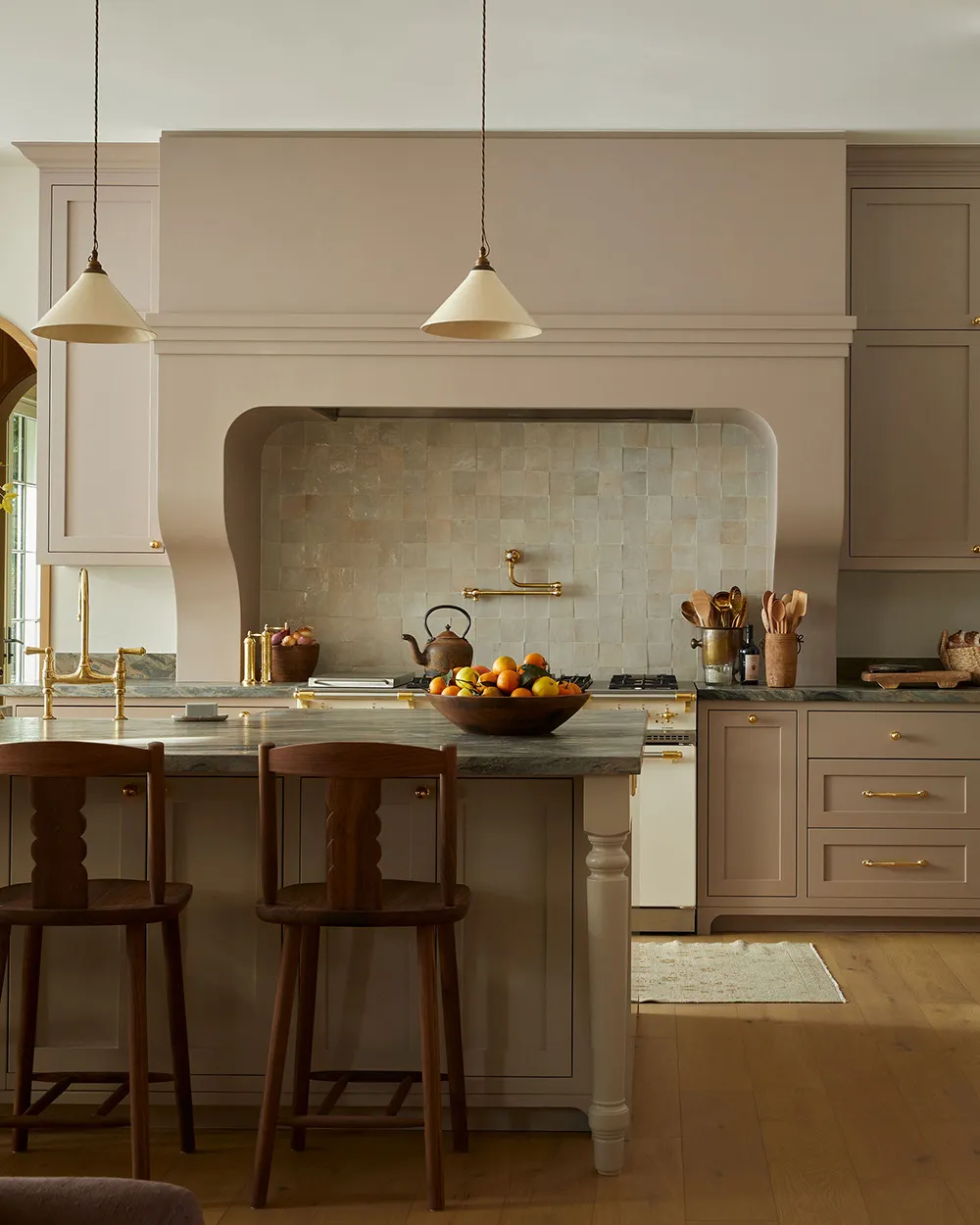 Gamme inhabituelle et beaux motifs dans le design d'une maison de campagne au Canada - Gallery image 4