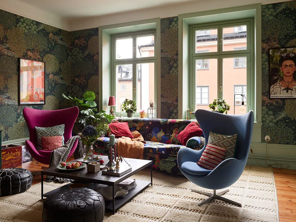Незвичайні фарби та квіткові мотиви: радісний інтер’єр у Стокгольмі - Gallery image 13
