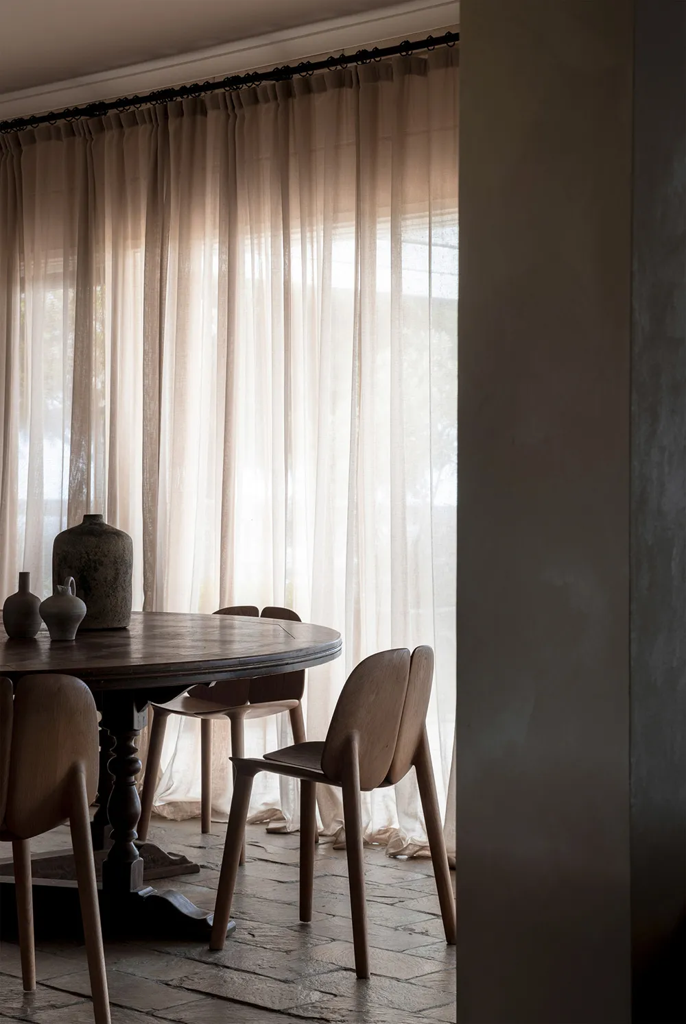 Teintes douces et lignes esthétiques : maison de détente moderne à Melbourne - Gallery image 13