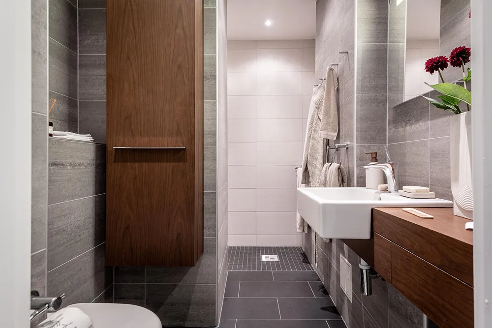 Nice Scandi Apartment with Unusual Layout and Olive-Colored Kids' Room - Gallery image 38