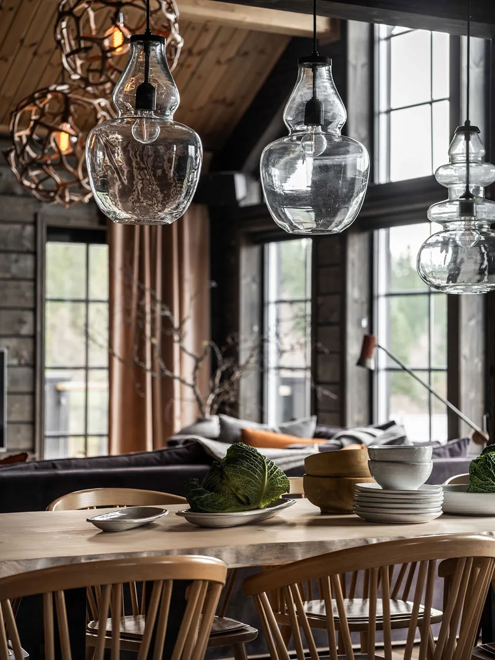 Chalet scandinave dans des tons sombres - Gallery image 7