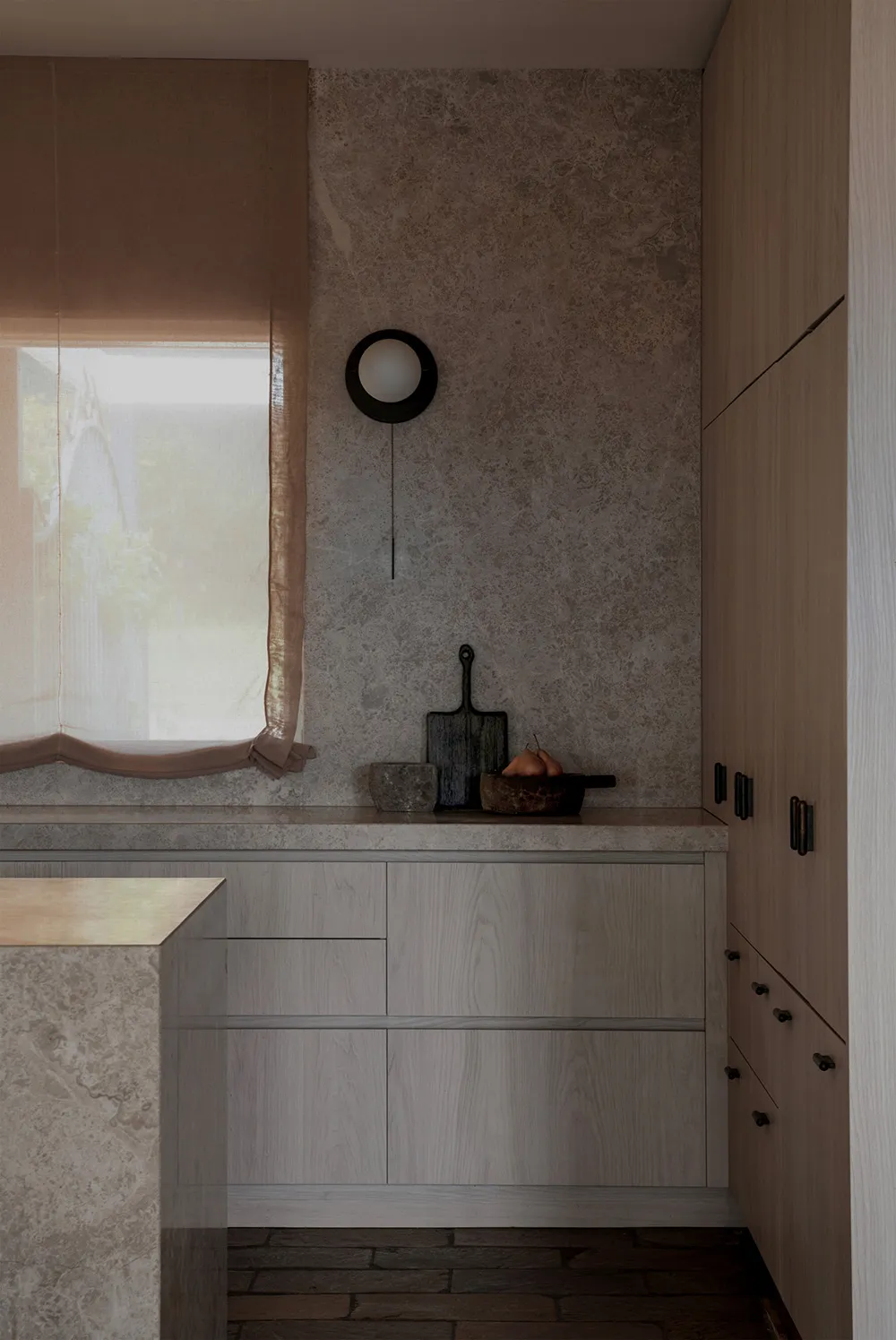 Teintes douces et lignes esthétiques : maison de détente moderne à Melbourne - Gallery image 3