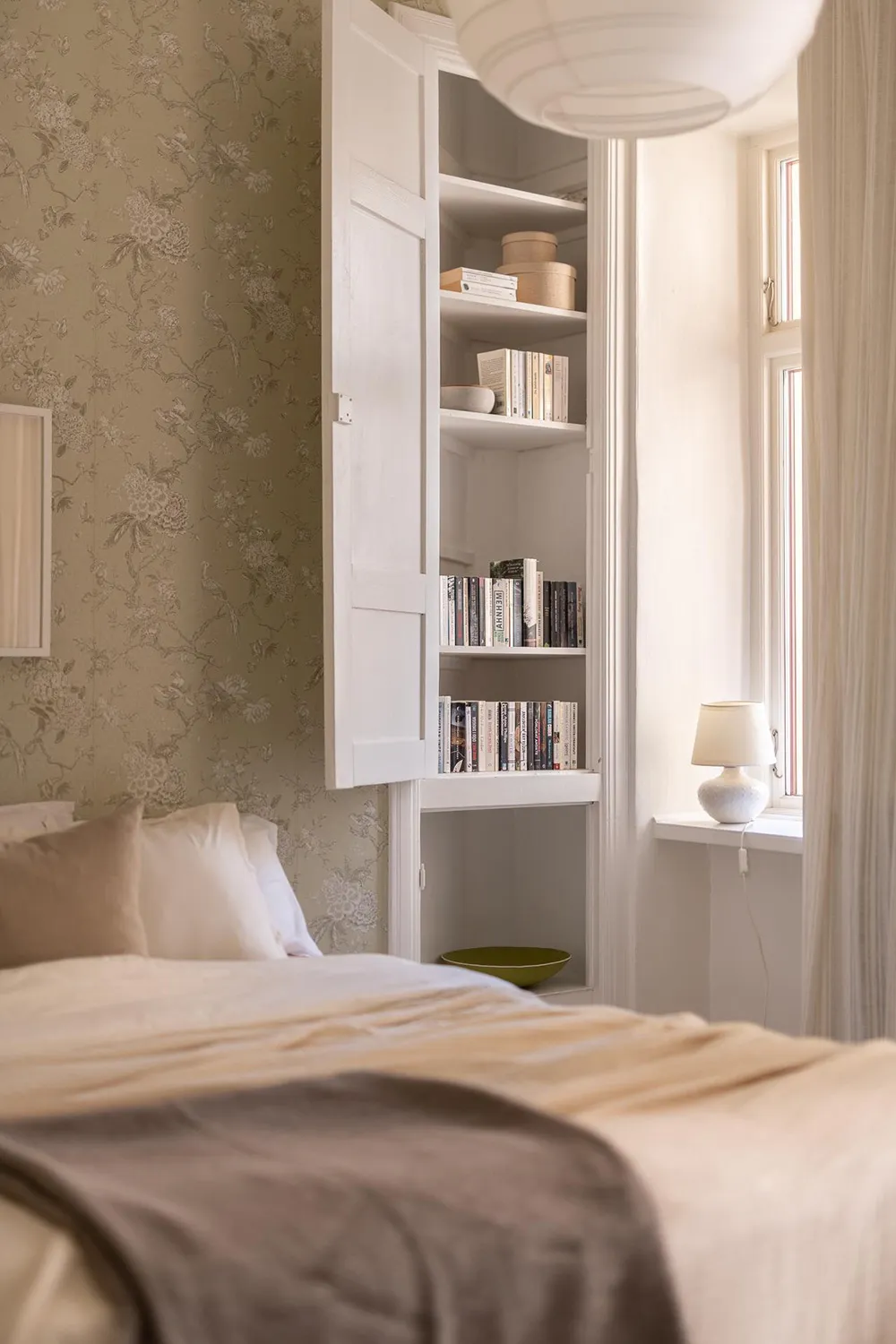 Nice Scandi Apartment with Unusual Layout and Olive-Colored Kids' Room - Gallery image 29