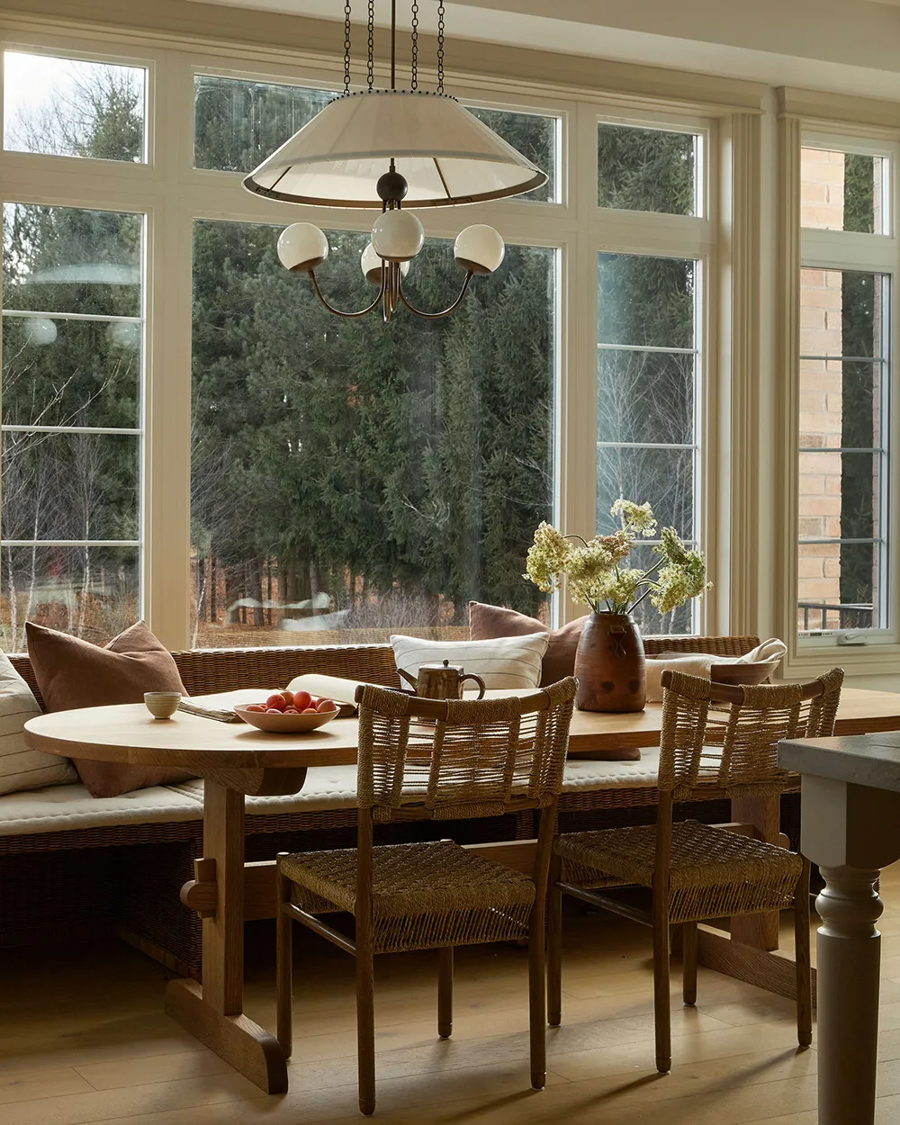 Gamme inhabituelle et beaux motifs dans le design d'une maison de campagne au Canada - Gallery image 6