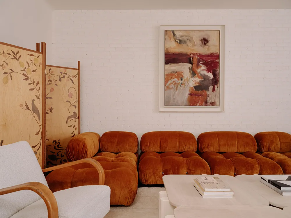 Fashionable Interior in a Townhouse in New York, Reminiscent of a Cozy Hotel - Gallery image 13