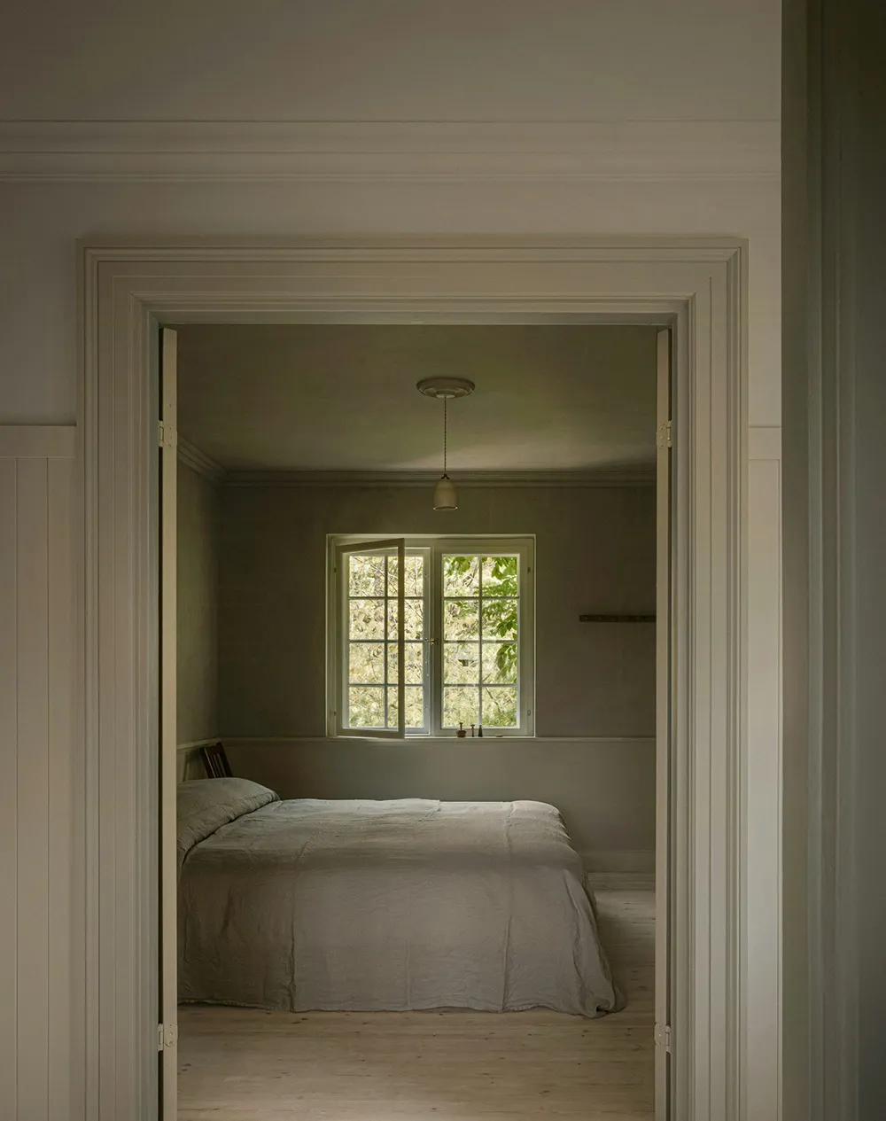 Мягкий минимализм в дизайне старинной виллы на побережье в Дании - Gallery image 18