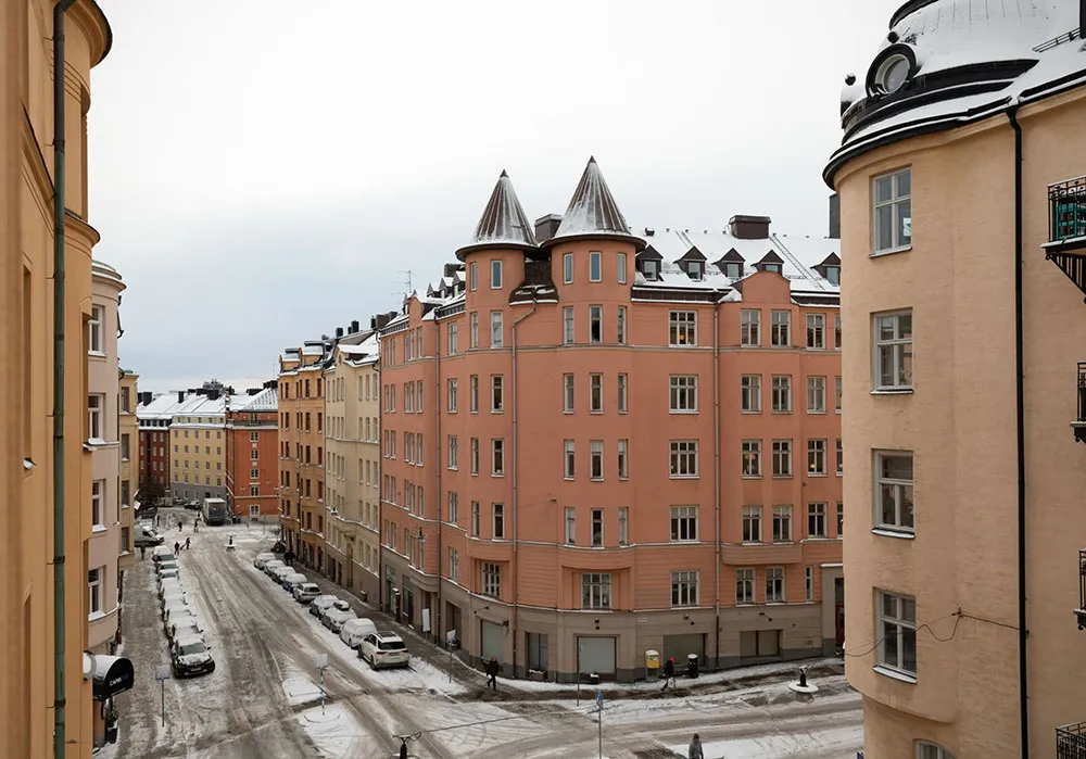 Приємний скандинавський інтер'єр у білих та зелених відтінках (57 кв. м) - Gallery image 14