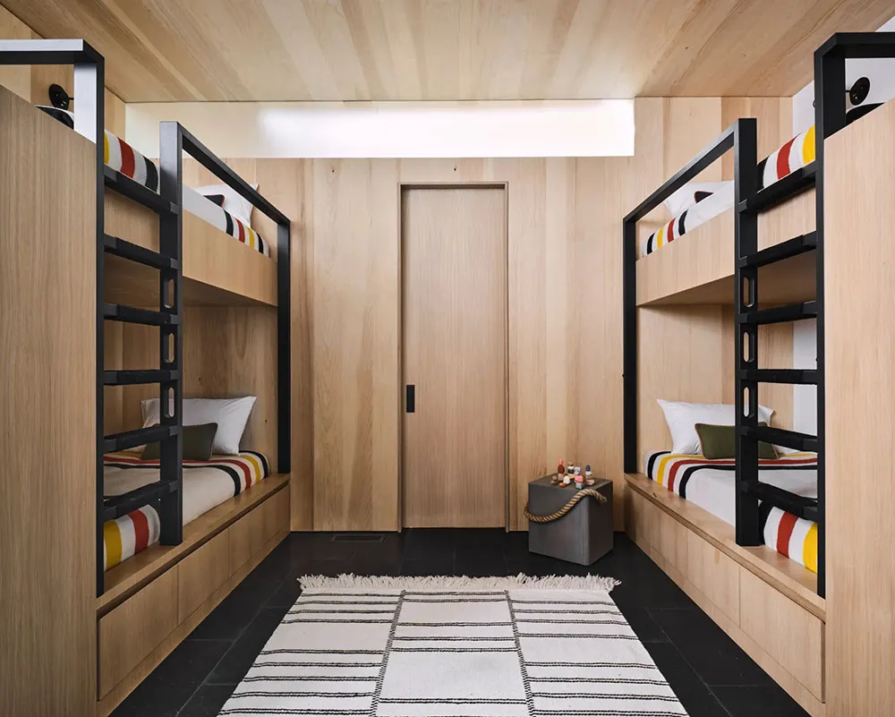 Grobheit dunkler Töne und Wärme natürlichen Holzes: Haus am Tahoe-See - Gallery image 18