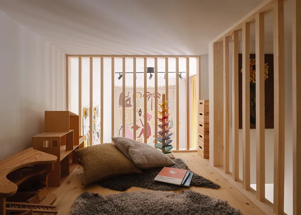 Żółta płytka i otwarty przestrzeń: mieszkanie w byłej szkole w Sztokholmie - Gallery image 22