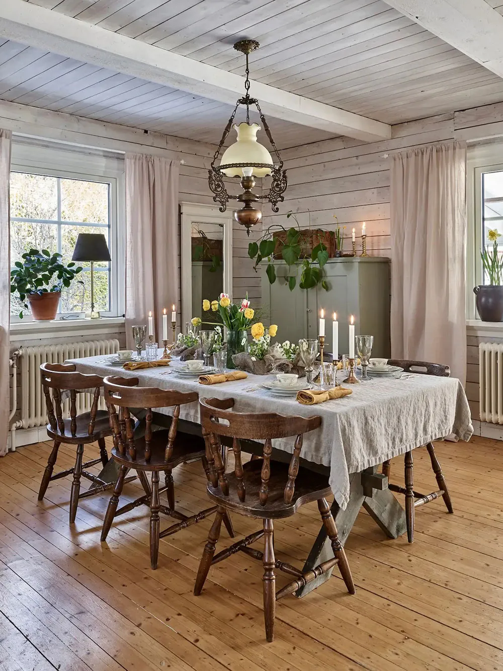 Стіни з обоями та знахідки з блошиних ринків: дача в Швеції - Gallery image 6