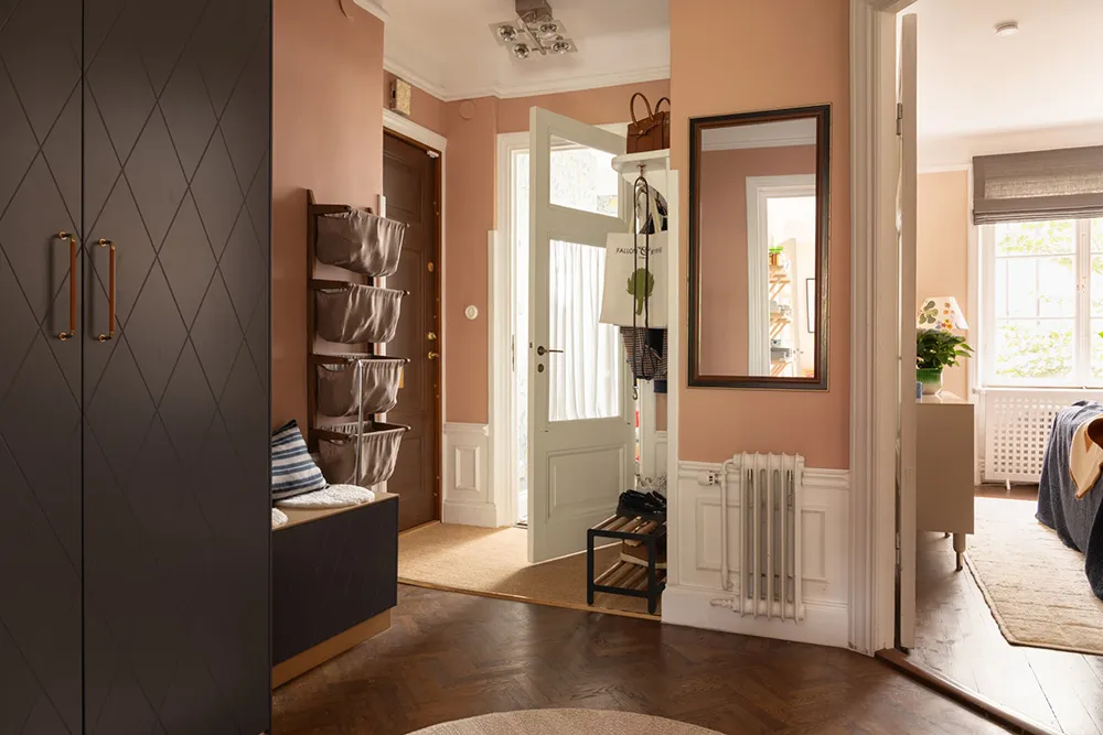 Цветные стены и обои: живой интерьер в старом доме в Стокгольме - Gallery image 18