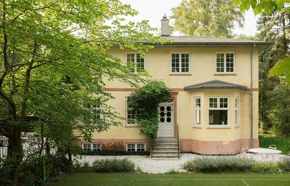 Мягкий минимализм в дизайне старинной виллы на побережье в Дании - Gallery image 33