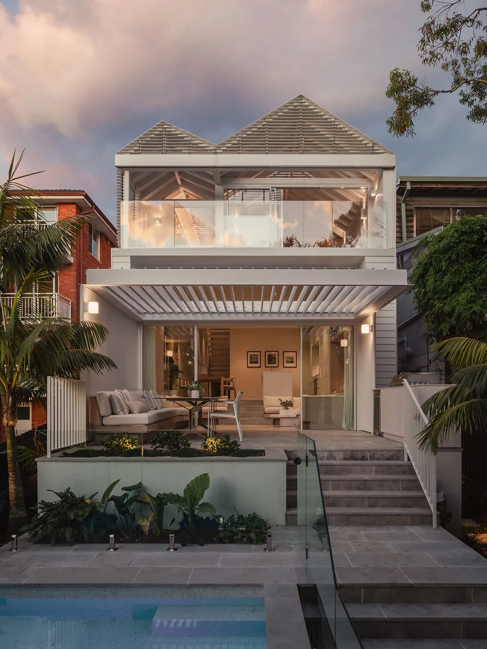 Éclairci et moderne intérieur dans l'ancienne cabane de pêche à Sydney - Gallery image 9