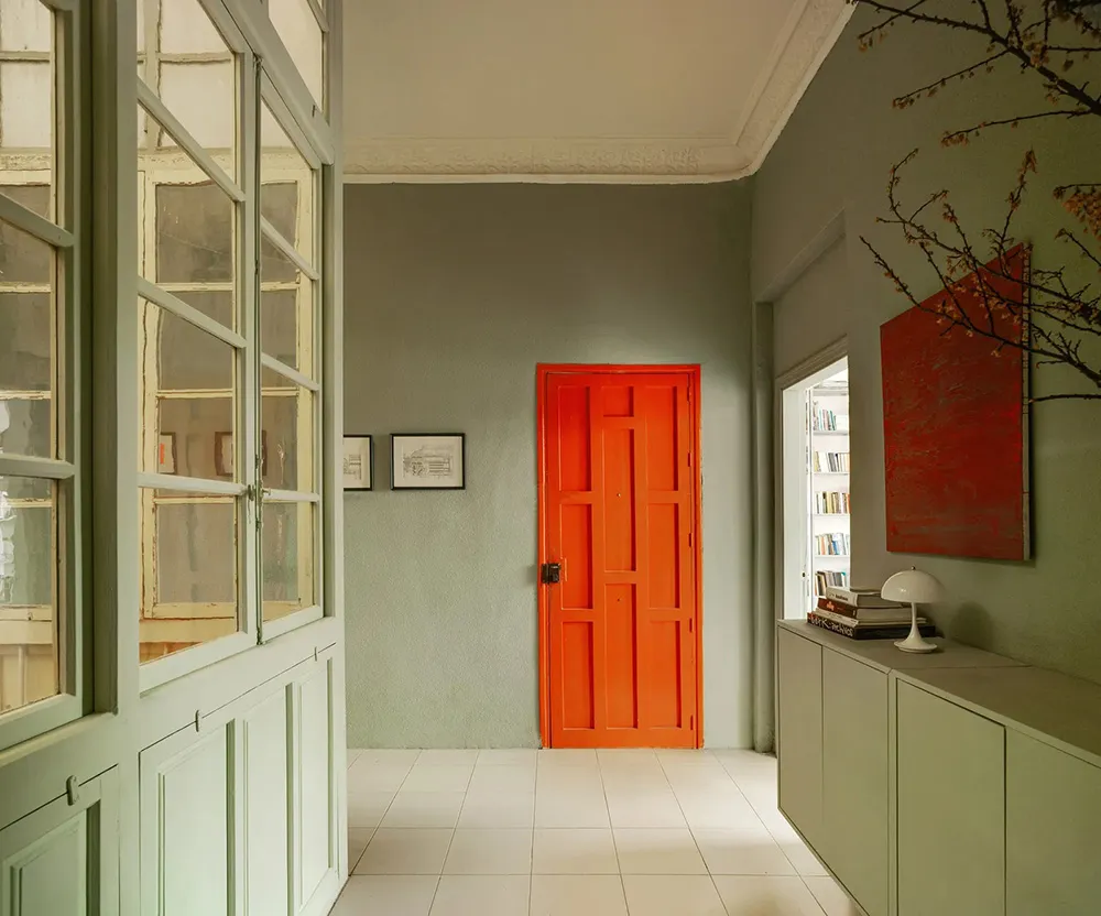 Великолепні класичні деталі в квартирі молодих дизайнерів у Мурсії - Gallery image 6