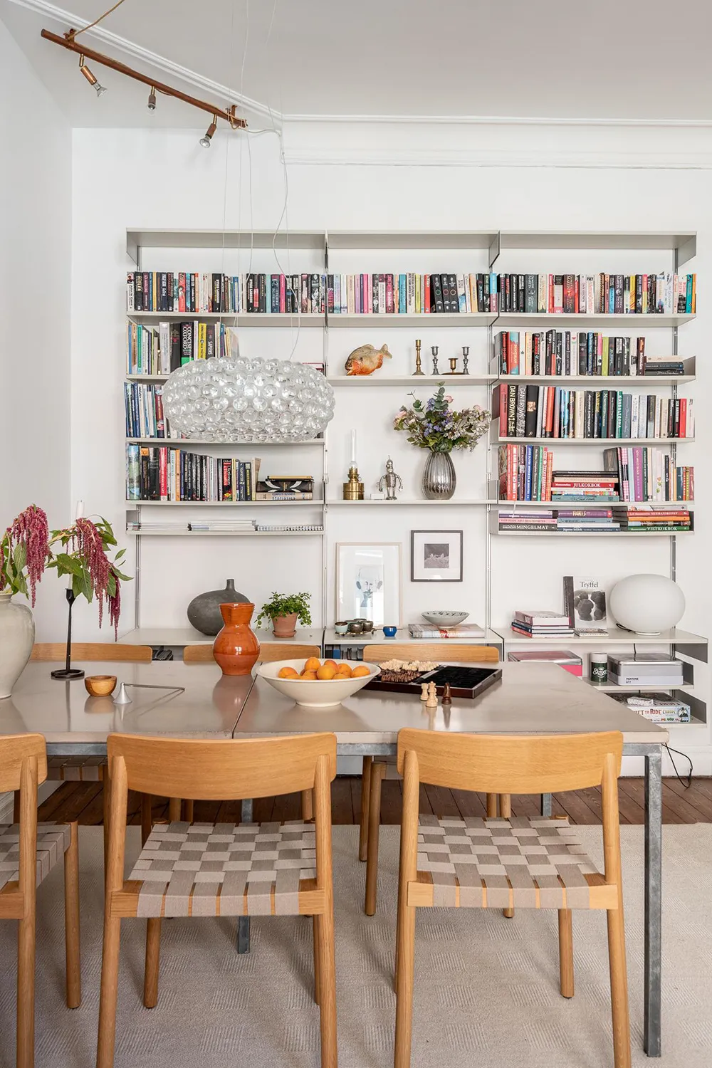 Nice Scandi Apartment with Unusual Layout and Olive-Colored Kids' Room - Gallery image 14