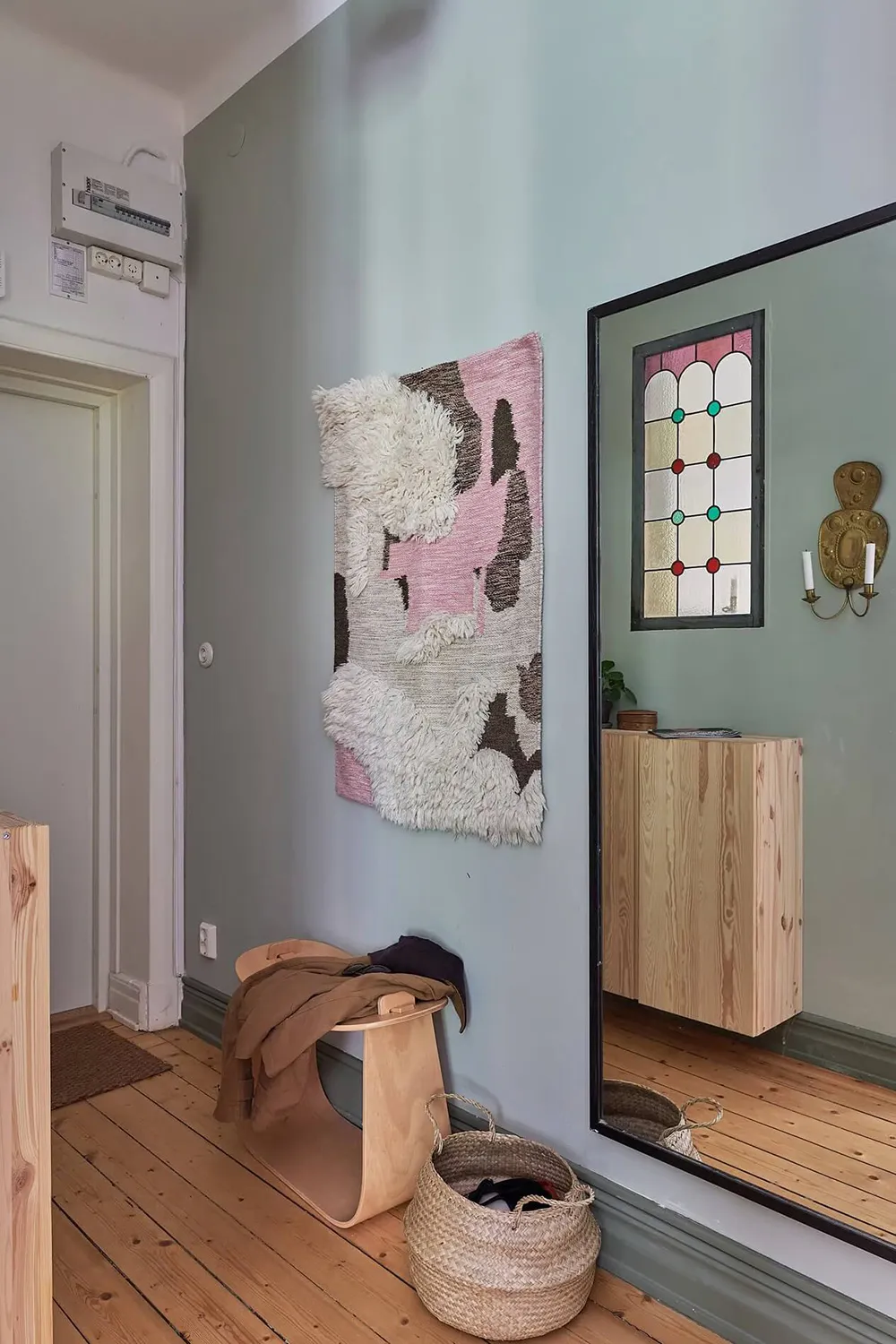 Tonos verdes y sofá a cuadros: apartamento en Estocolmo (47 m²) - Gallery image 17