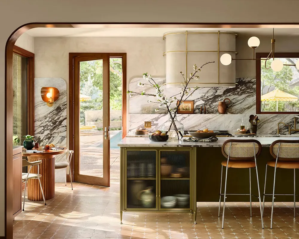 Elegancki dom mid century na tle natury: nowy projekt Joanny i Chipa Gains - Gallery image 5