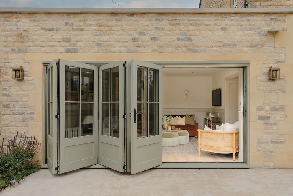 Старинный английский коттедж с красивыми и уютными интерьерами - Gallery image 42