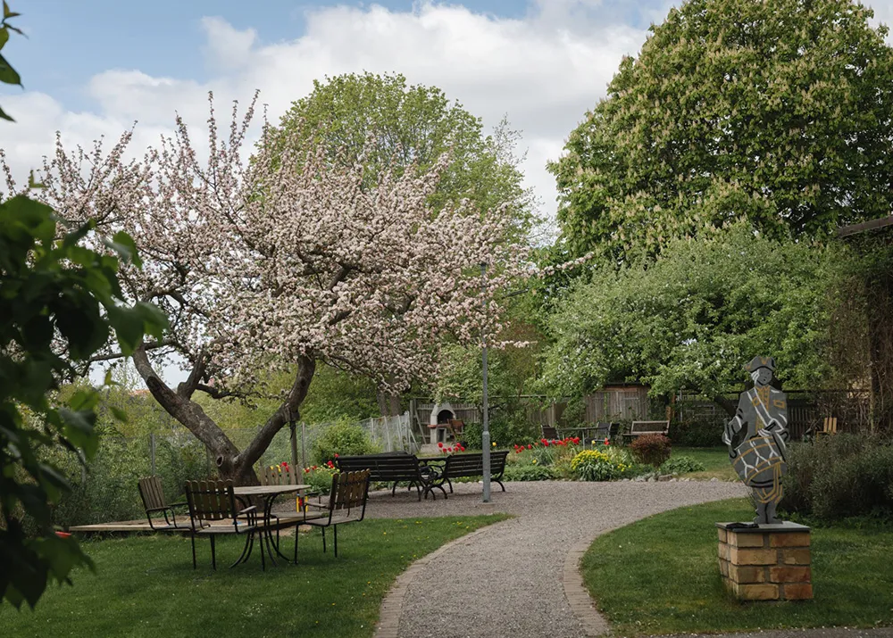 Żółta płytka i otwarty przestrzeń: mieszkanie w byłej szkole w Sztokholmie - Gallery image 30