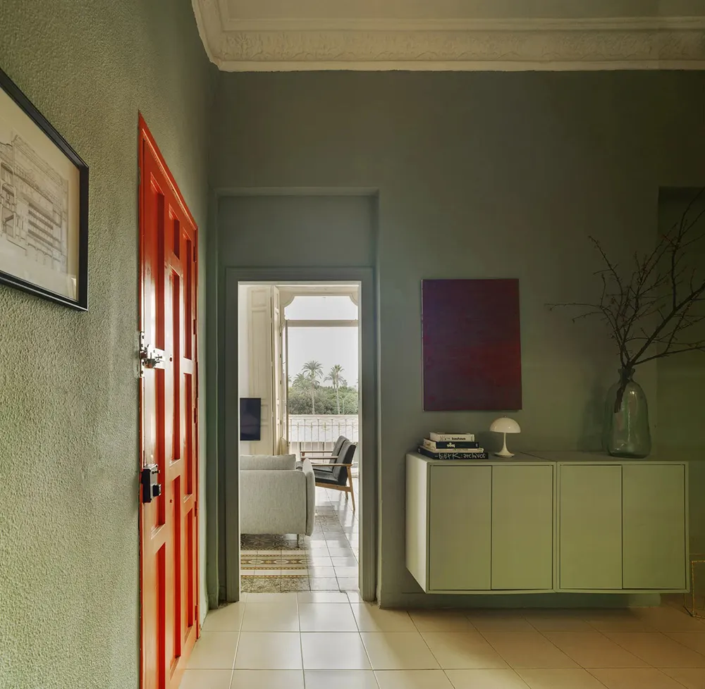 Великолепні класичні деталі в квартирі молодих дизайнерів у Мурсії - Gallery image 7