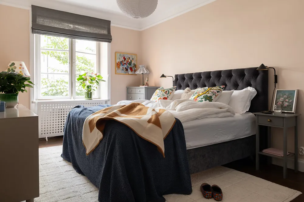 Цветные стены и обои: живой интерьер в старом доме в Стокгольме - Gallery image 20