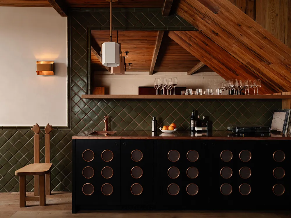 Fashionable Interior in a Townhouse in New York, Reminiscent of a Cozy Hotel - Gallery image 7