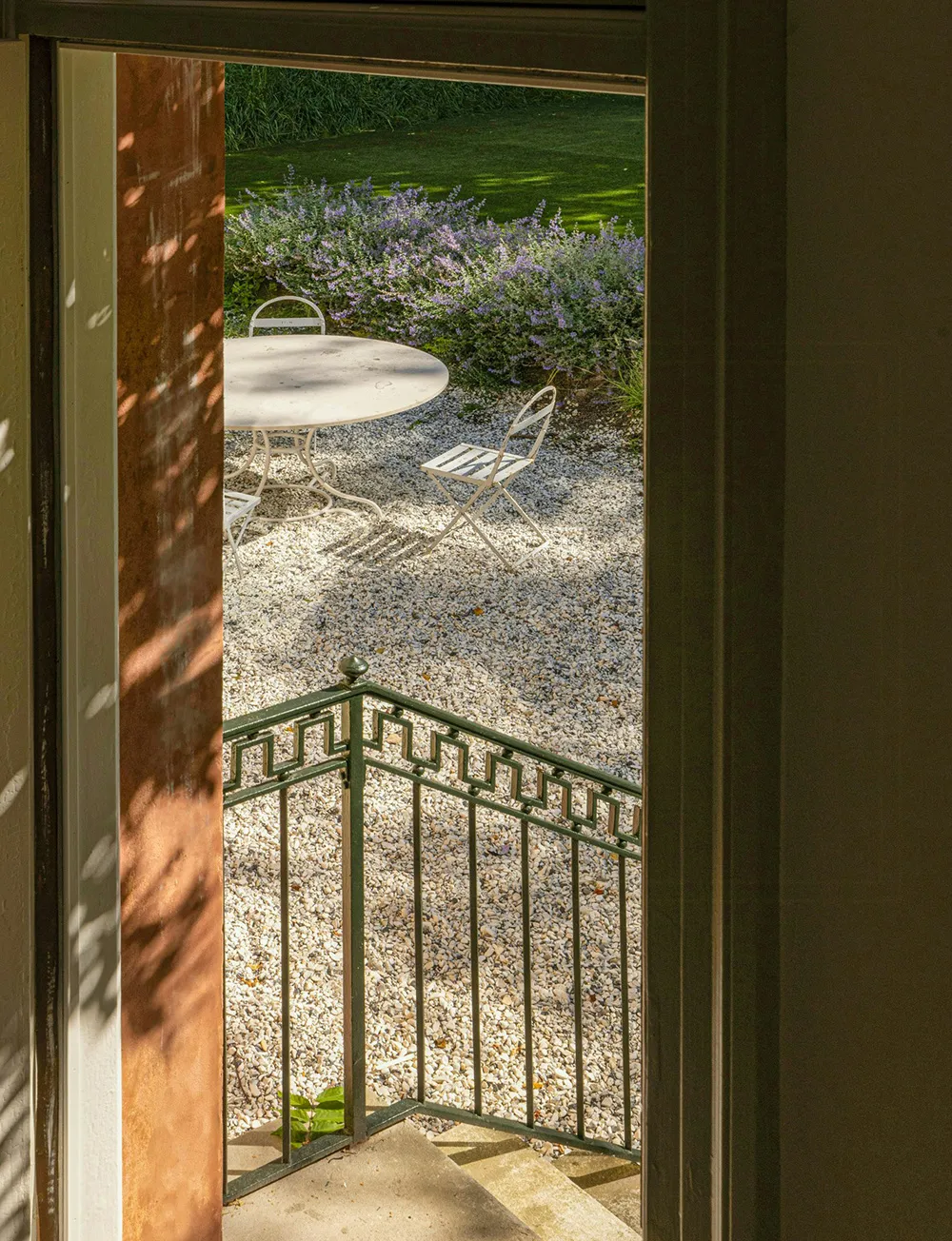 Мягкий минимализм в дизайне старинной виллы на побережье в Дании - Gallery image 27