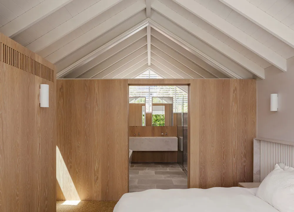 Éclairci et moderne intérieur dans l'ancienne cabane de pêche à Sydney - Gallery image 7