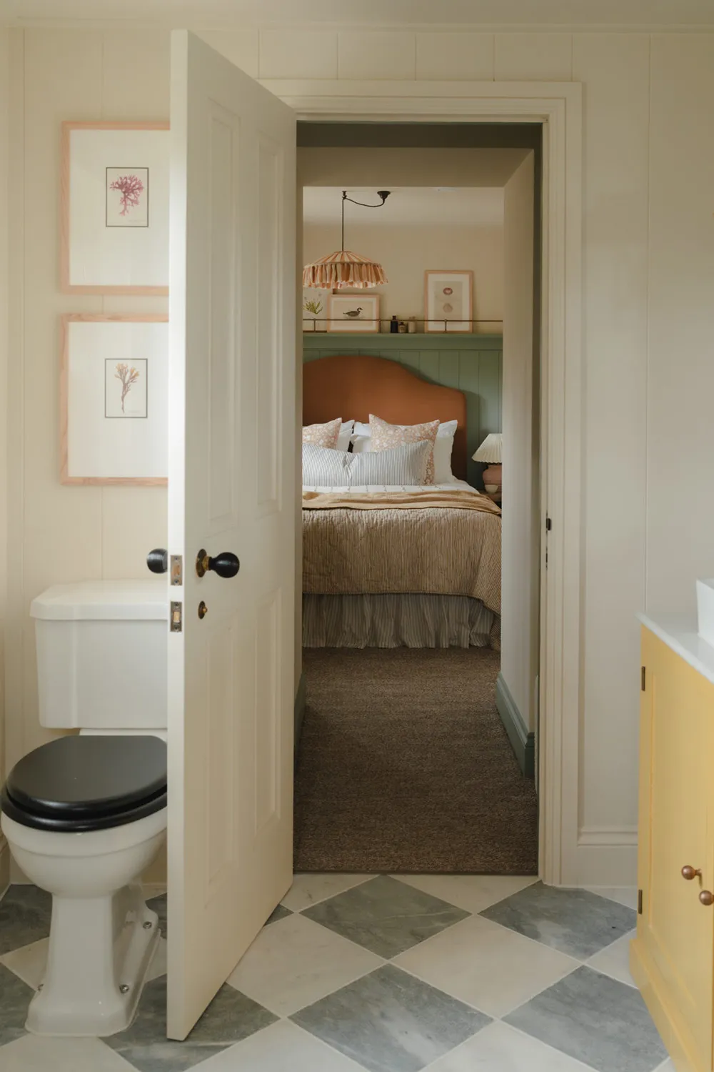 Старинный английский коттедж с красивыми и уютными интерьерами - Gallery image 26