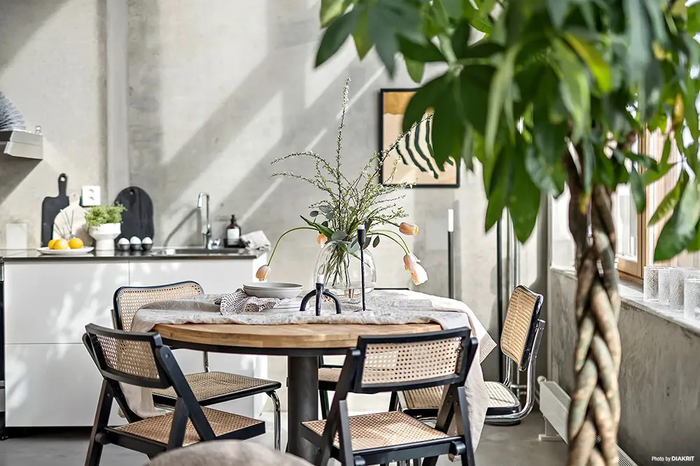 Paredes de concreto y espacio abierto: Loft en Suecia (43 m²) - Gallery image 14