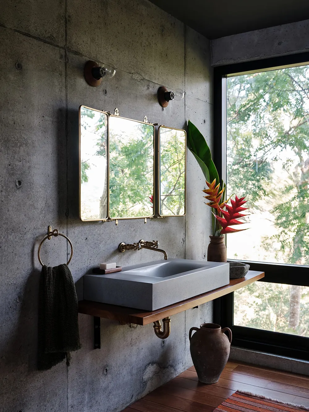 Brytalski dom znanej osoby muzycznej w dżungli Jamajki - Gallery image 9