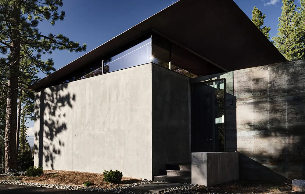 Grobheit dunkler Töne und Wärme natürlichen Holzes: Haus am Tahoe-See - Gallery image 21