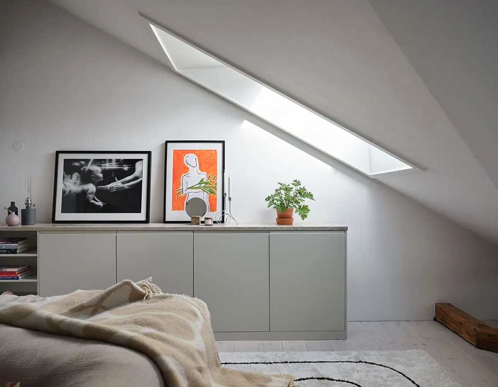 Необычная планировка і мансарда з терасою: приємна скандинавська квартира з інтригою - Gallery image 18