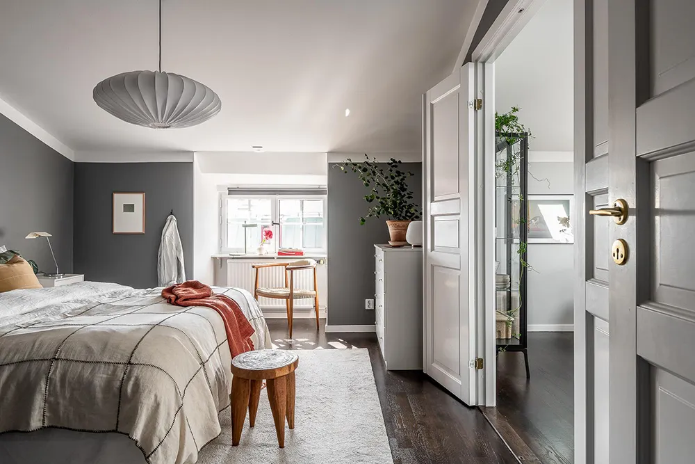 Olive Sofa and Gray Walls: Light Loft in Goteborg (62 sqm) - Gallery image 16