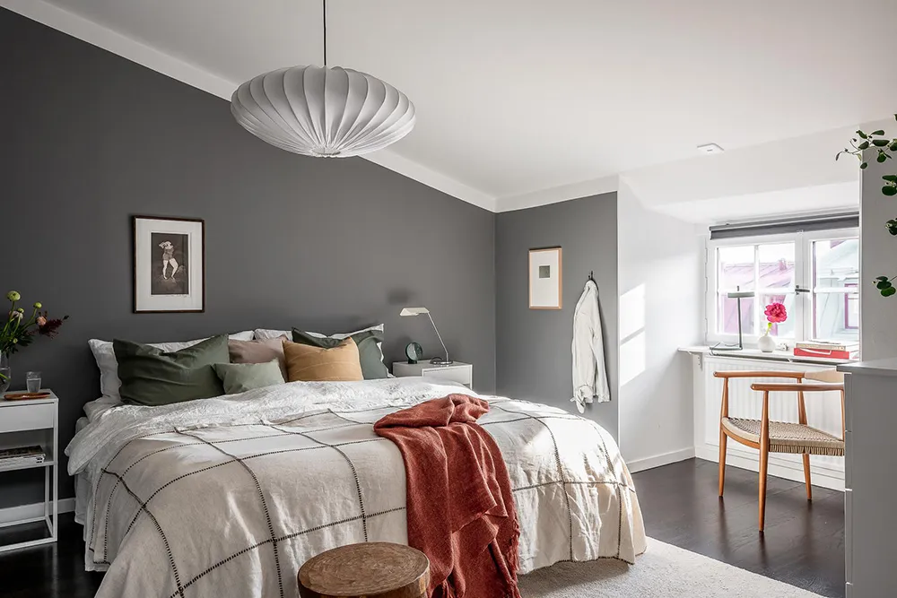 Olive Sofa and Gray Walls: Light Loft in Goteborg (62 sqm) - Gallery image 20