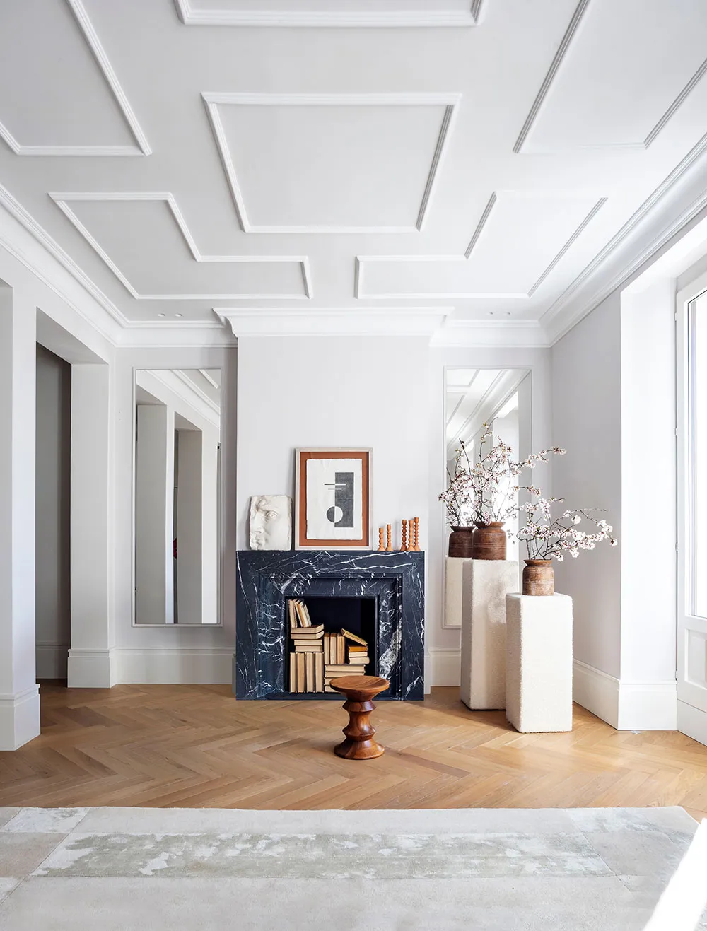 Elegant Contemporary Design with Stylish Decor in Madrid - Gallery image 9