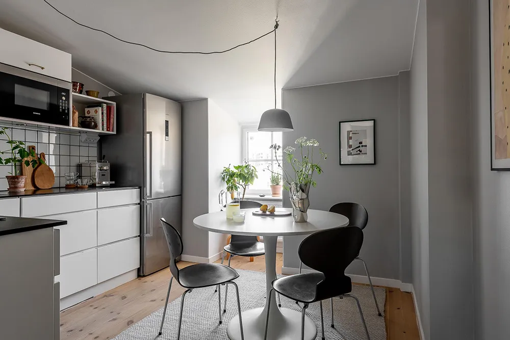 Olive Sofa and Gray Walls: Light Loft in Goteborg (62 sqm) - Gallery image 27