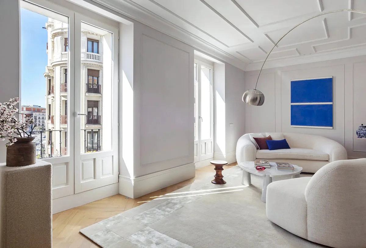 Elegant Contemporary Design with Stylish Decor in Madrid - Gallery image 2