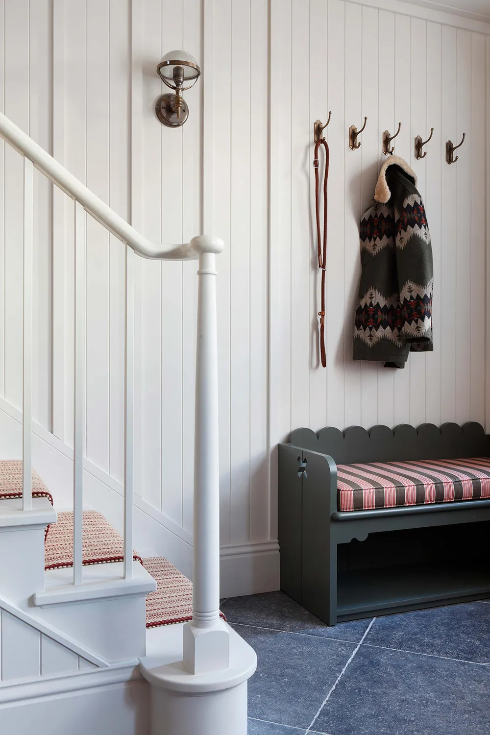 Bright modern view on traditional English interior: house in London - Gallery image 7