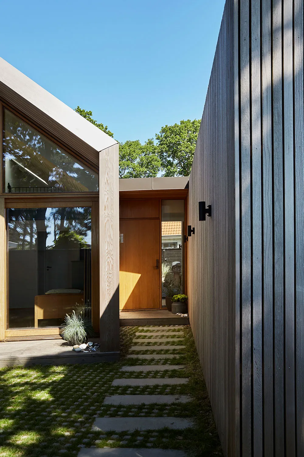 Modern cottage on the coast in Denmark - Gallery image 16