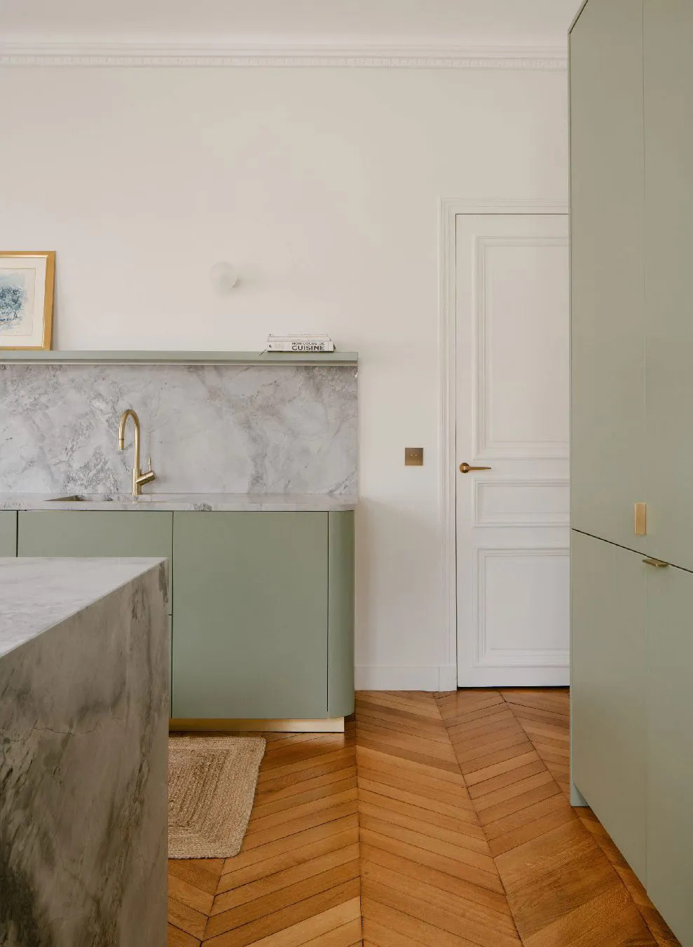 Elegant Lines and Aesthetic Details: Apartment in Paris - Gallery image 1