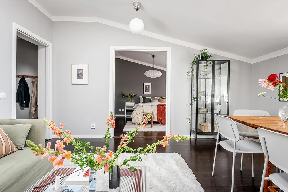 Olive Sofa and Gray Walls: Light Loft in Goteborg (62 sqm) - Gallery image 8