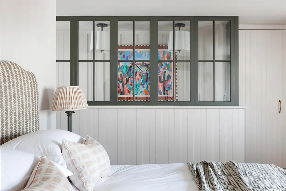 Bright modern view on traditional English interior: house in London - Gallery image 11
