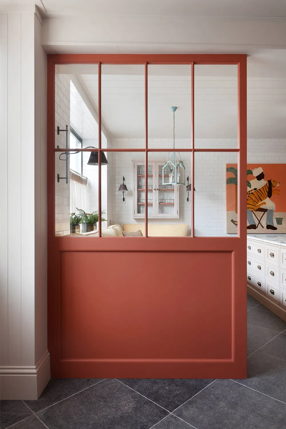 Bright modern view on traditional English interior: house in London - Gallery image 8