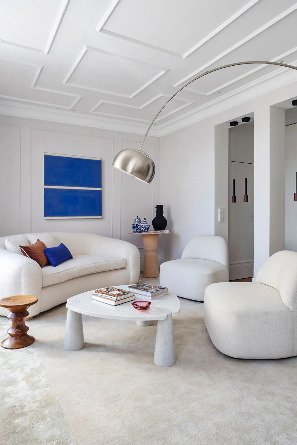 Elegant Contemporary Design with Stylish Decor in Madrid - Gallery image 1