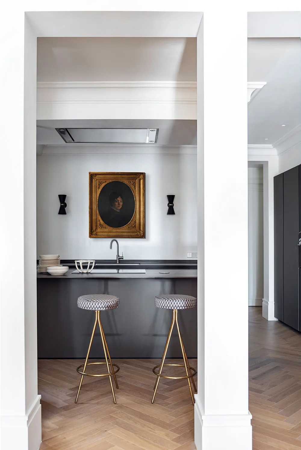 Elegant Contemporary Design with Stylish Decor in Madrid - Gallery image 7